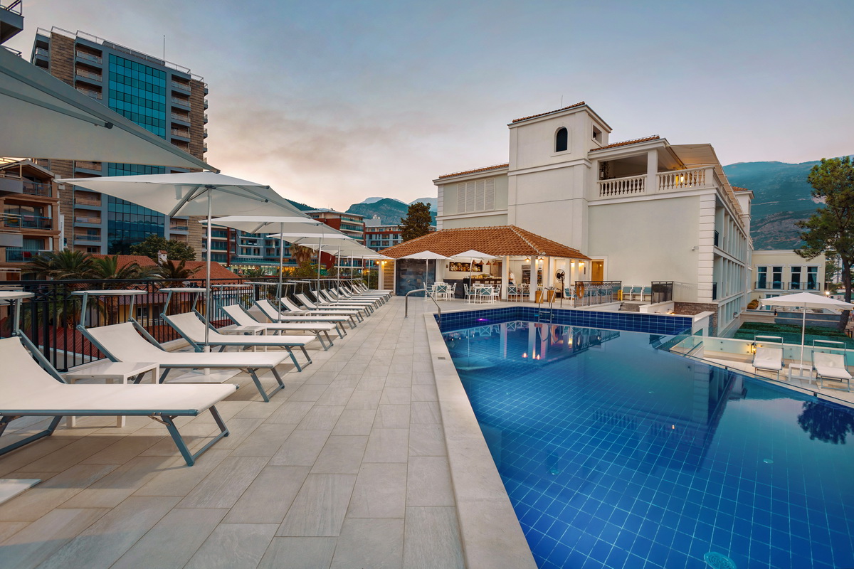 Budva Hotel-Oblast oko hotela.jpg