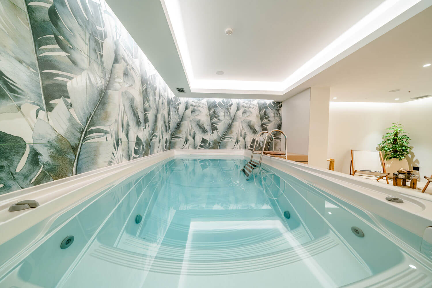 Dukley Hotel & Resort-Bazen u zatvorenom.jpg