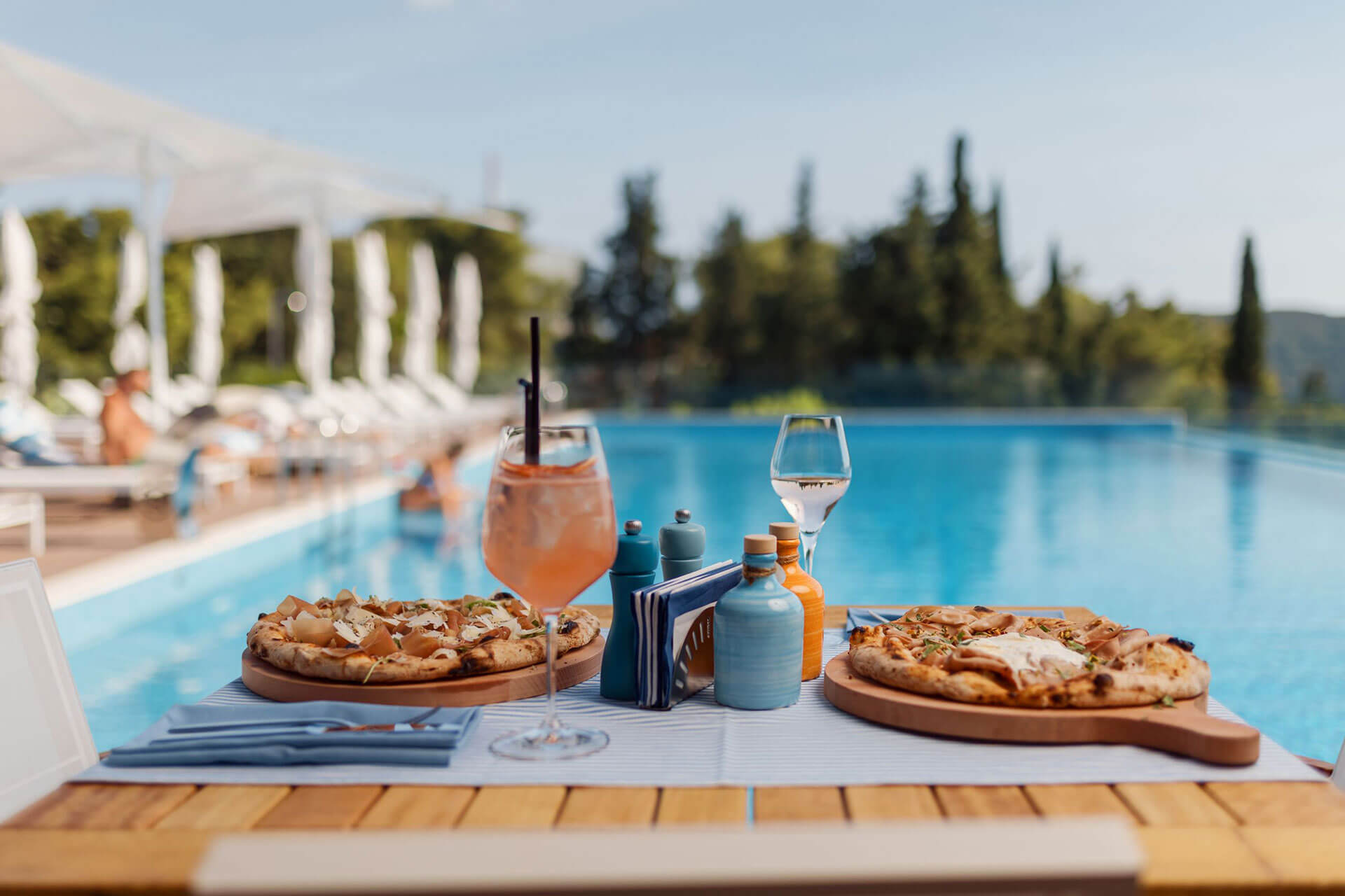 Dukley Hotle & Resort-Restoran na bazenu.jpg