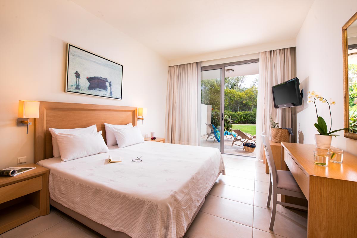 Kassandra Palace Hotel Deluxe Family Suite Garden access 3.jpg