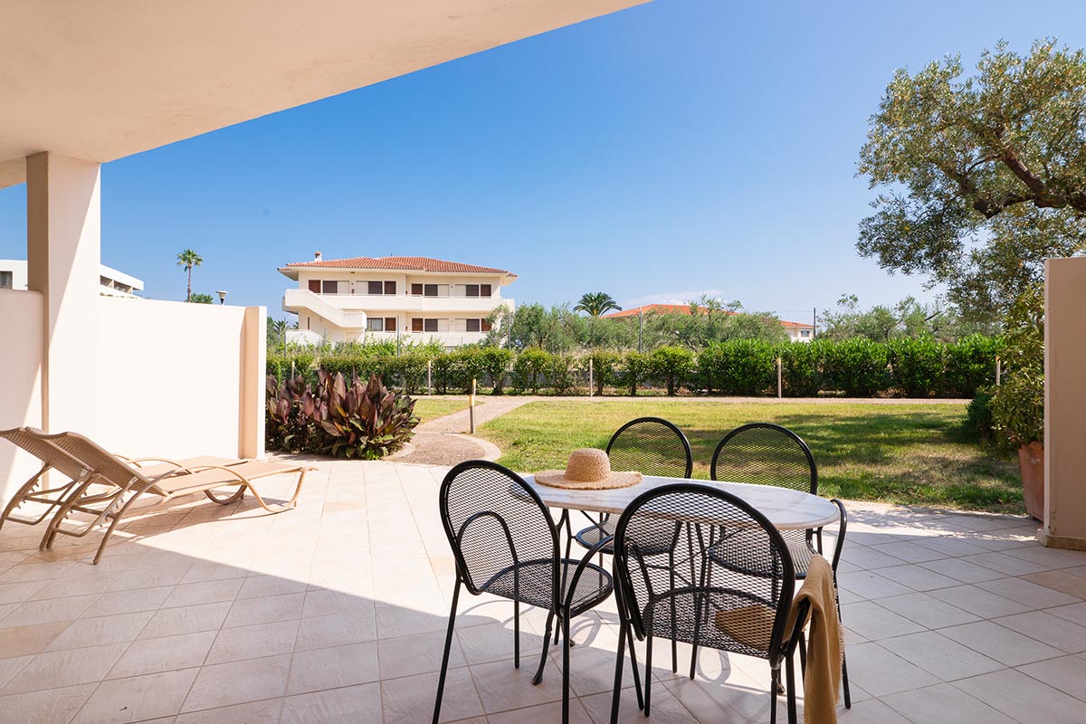 Kassandra Palace Hotel Deluxe Family Suite Garden access garden.jpg