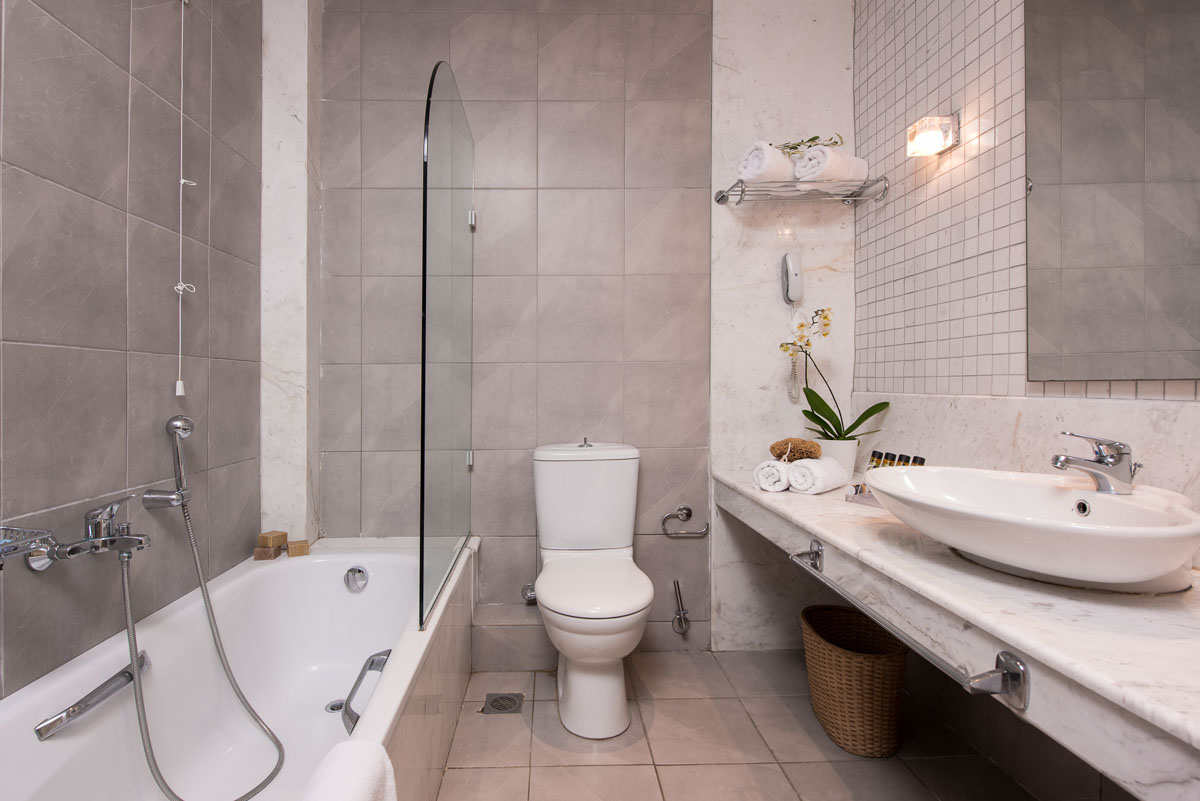 Kassandra Palace Hotel Deluxe Family Suite SV Bathroom.jpg