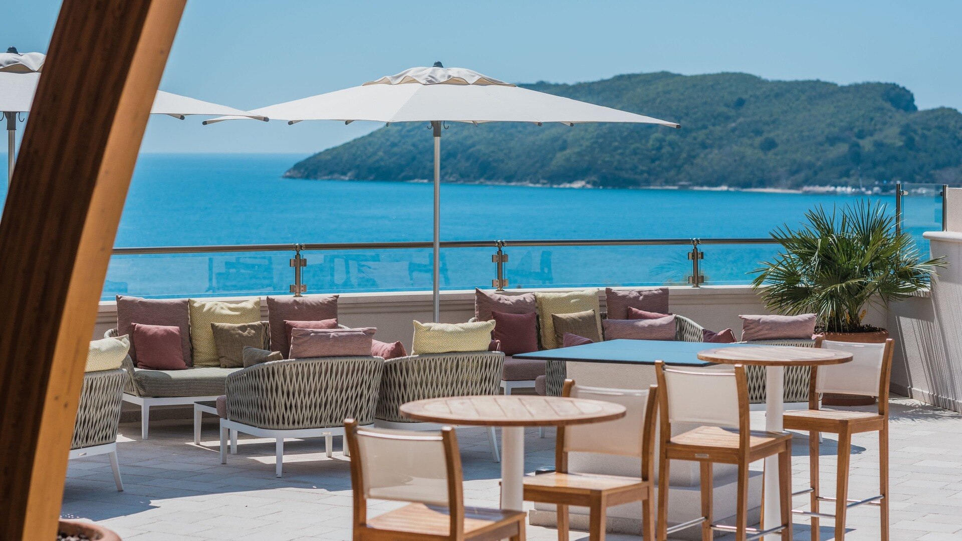 Hotel Iberostar Slavija-Bar na krovu.jpeg