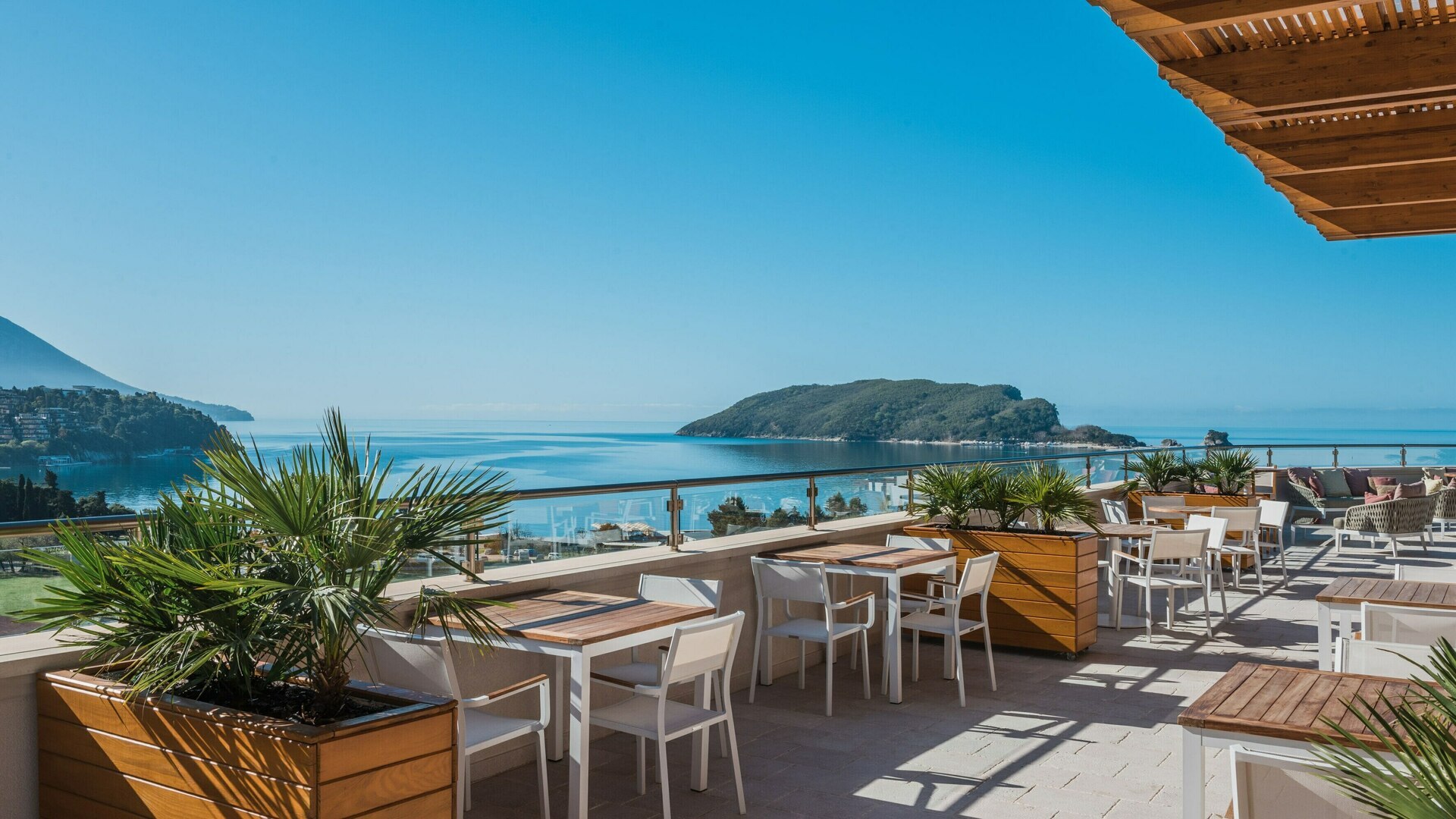 Iberostar Slavija-Terasa bara.jpeg
