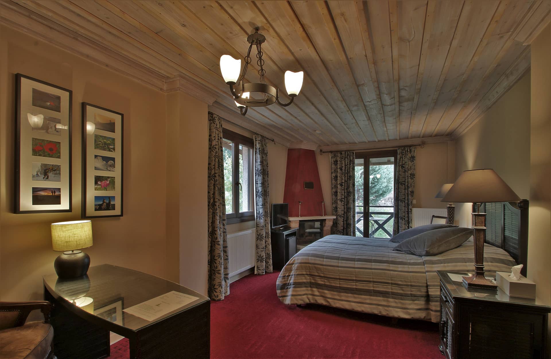 Boutique Hotel Skamnos dvokrevetna soba sa kaminom