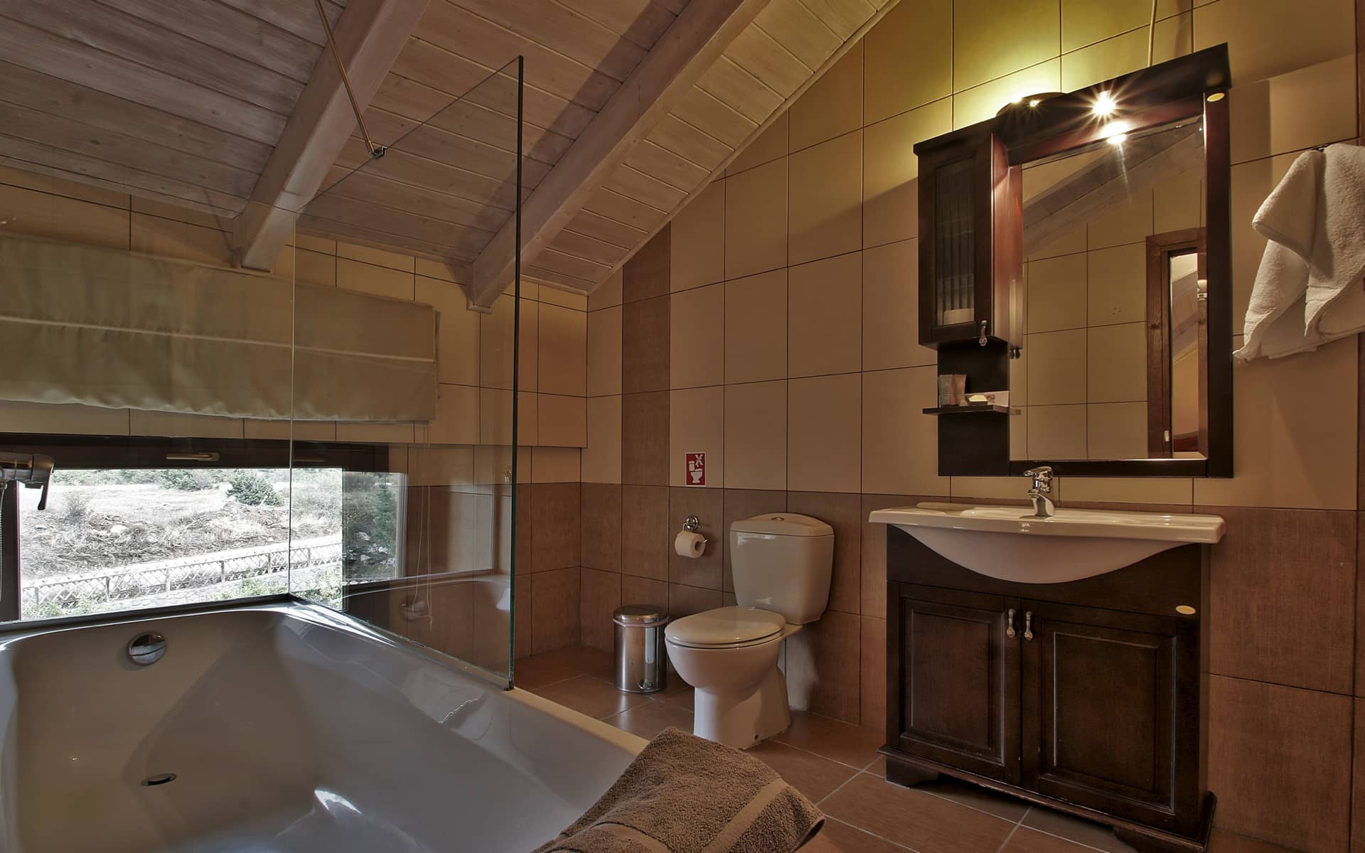 Boutique Hotel Skamnos kupatilo.jpg