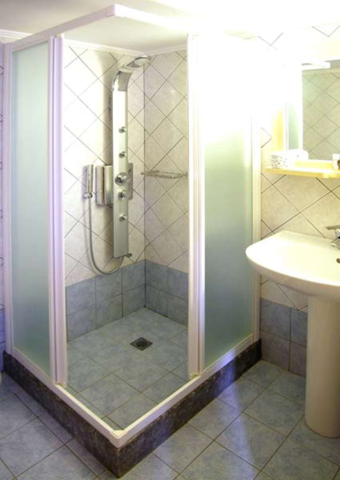 Ef Zin Hotel kupatilo.jpg
