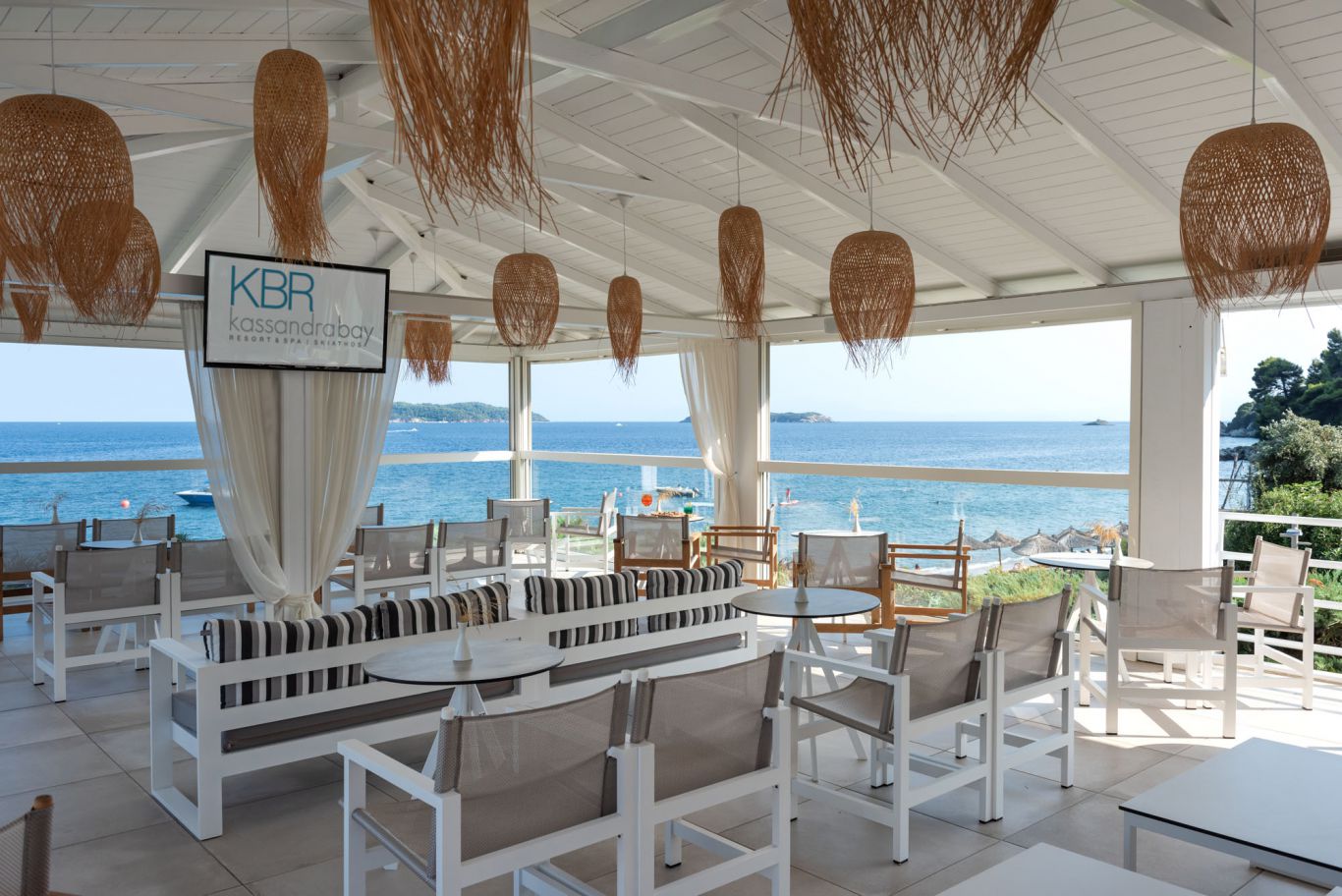 Kassandra Bay Resort Suites & Spa bar.jpg