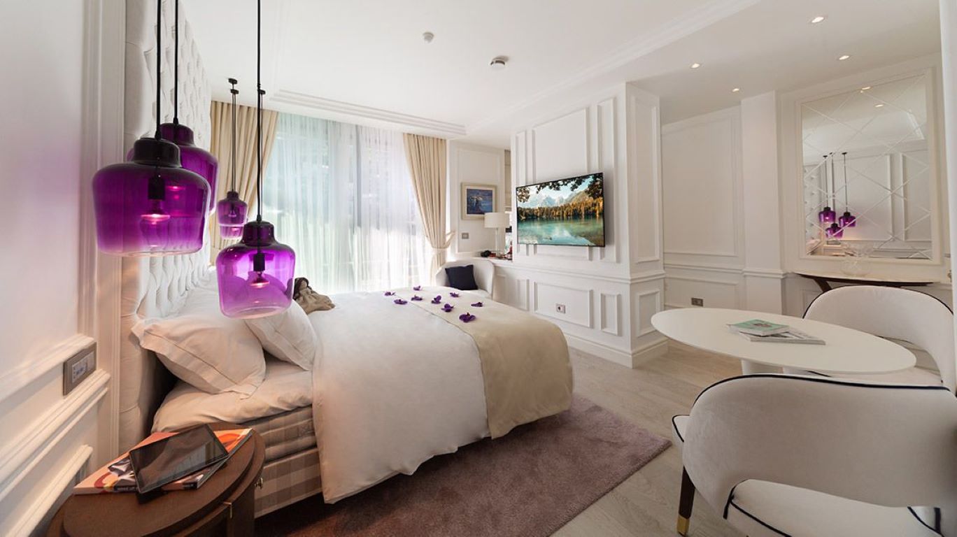 Boutique Hotel Vissi d'Arte-Deluxe king.jpg