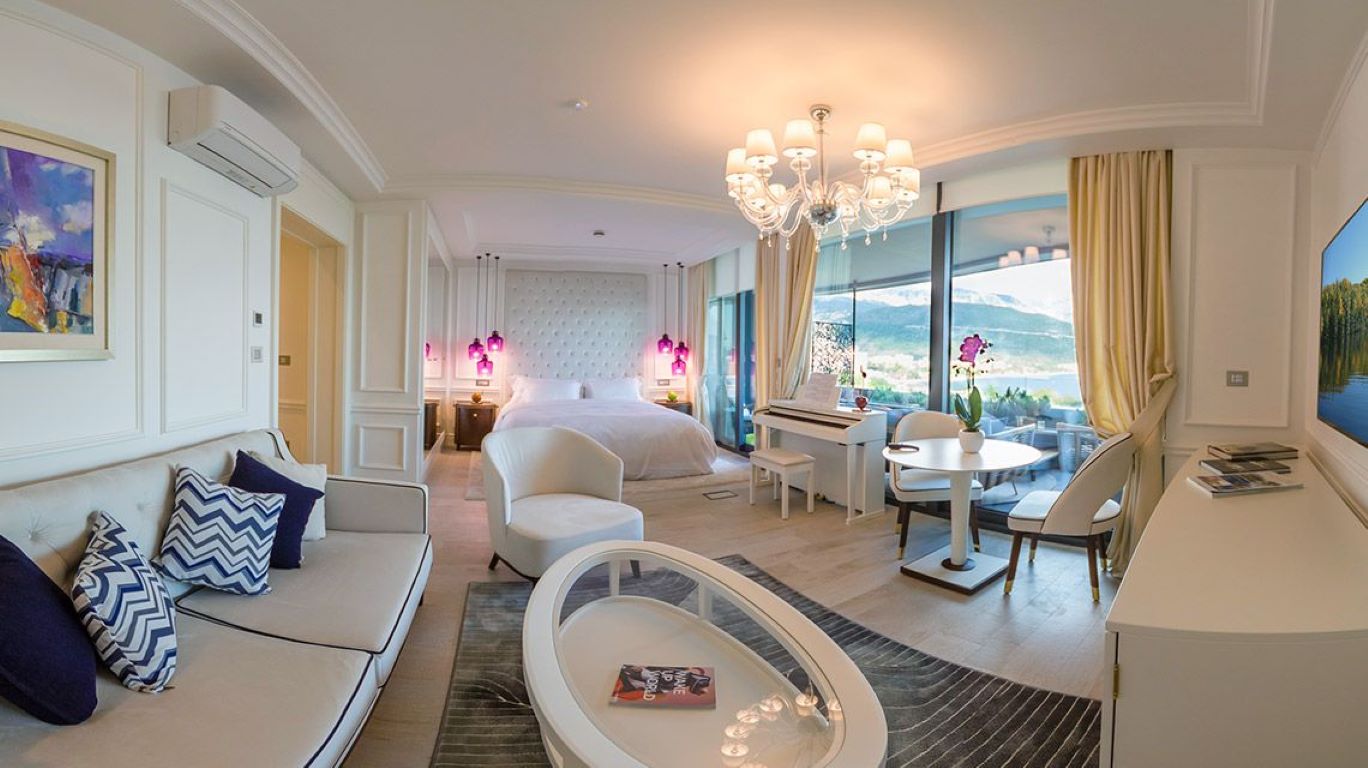 Boutique Hotel Vissi d'Arte-Deluxe suite pogled more.jpg