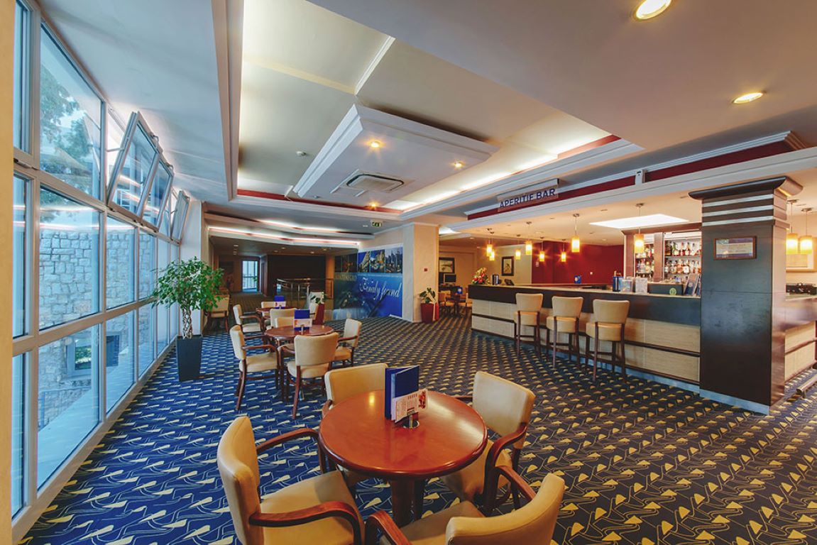 Montenegro Beach Resort-Aperitiv bar.jpg