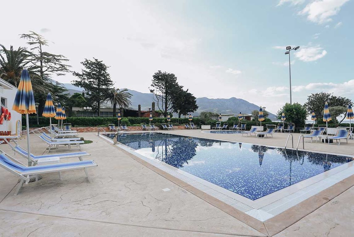 Montenegro Beach Resort-Spoljasnji bazen.jpg