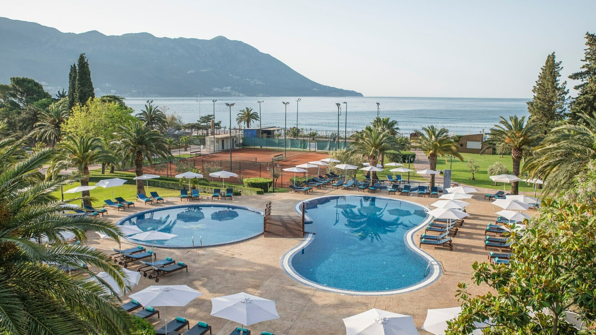 Iberostar Bellevue Hotel-Kompleks bazena.jpeg