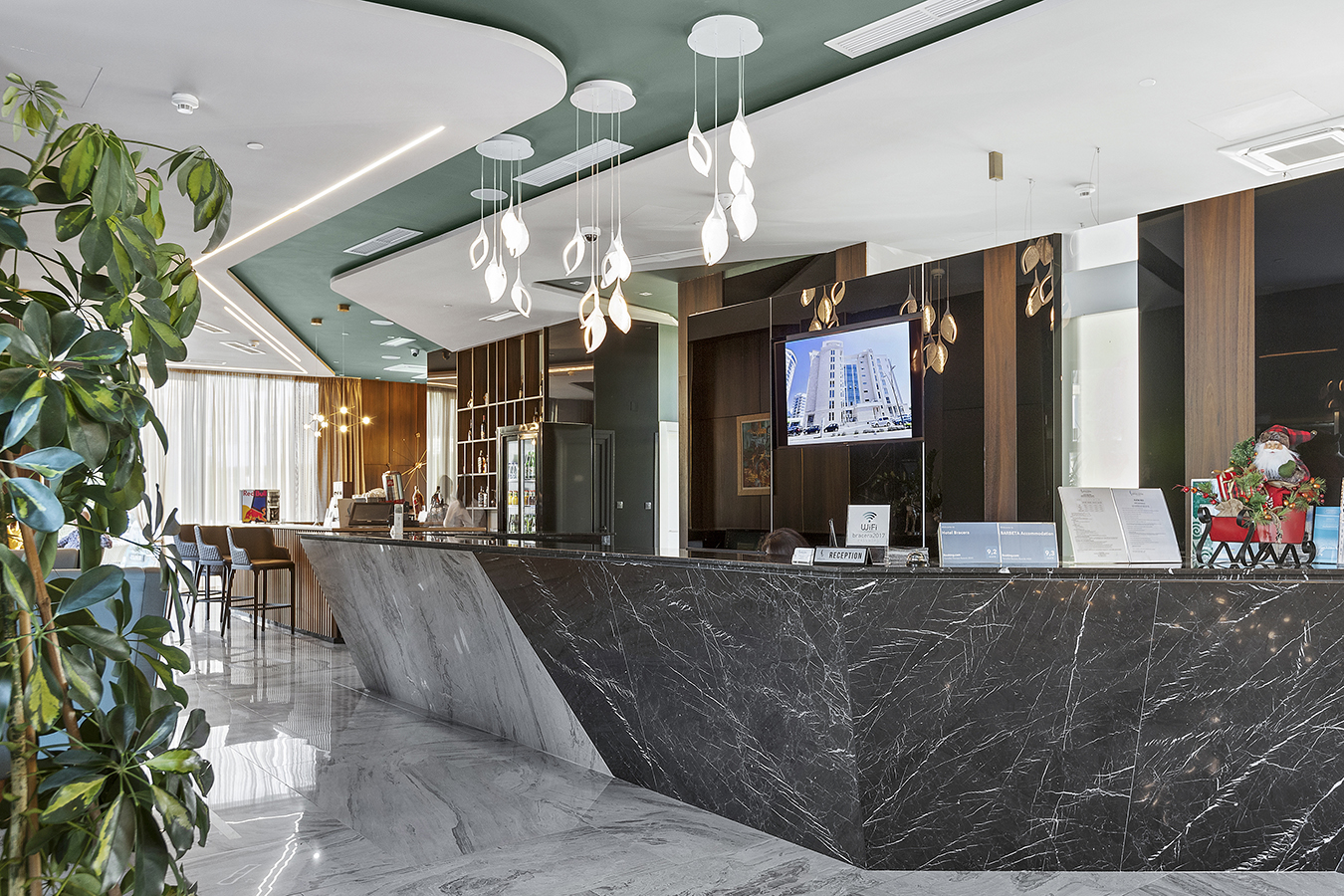 Hotel Bracera-Lobby.jpg