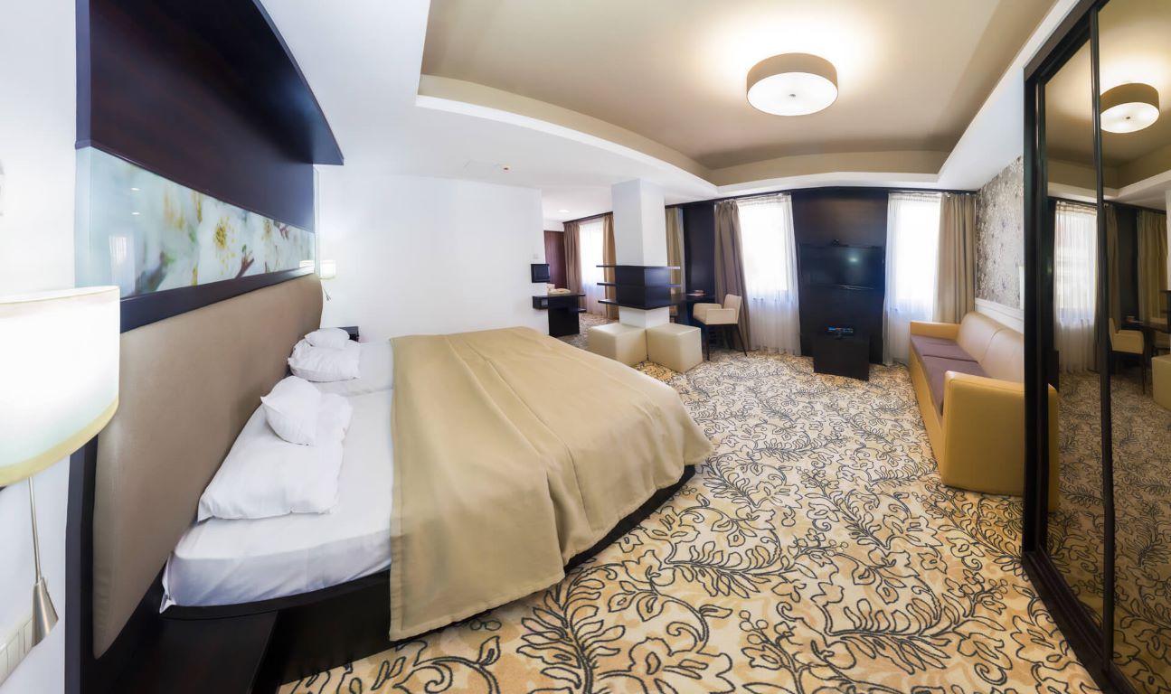 Corso Boutique-Deluxe room.jpg