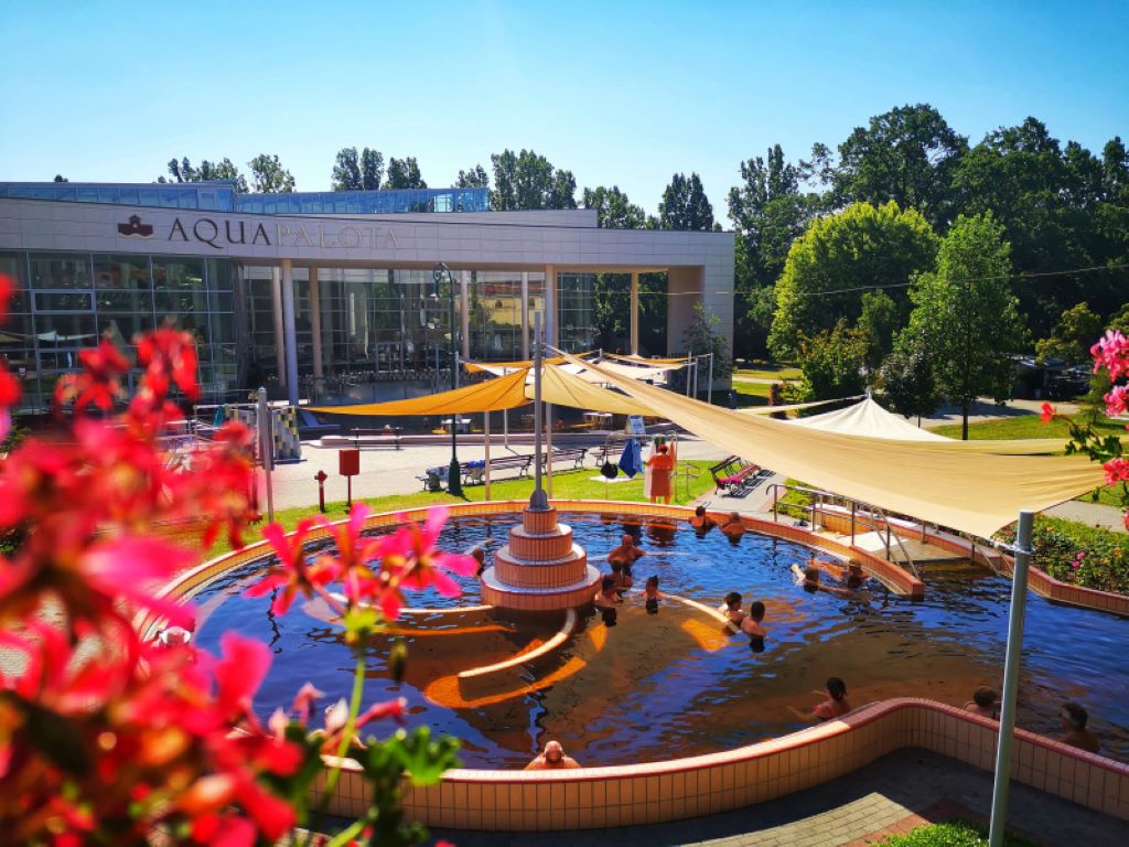 Hunguest Hotel Gyula-Aqua palota.jpg