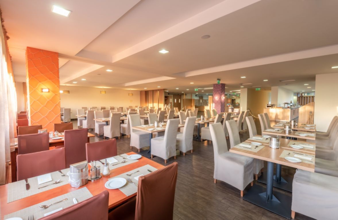 Hunguest Hotel Gyula-Restoran.jpg