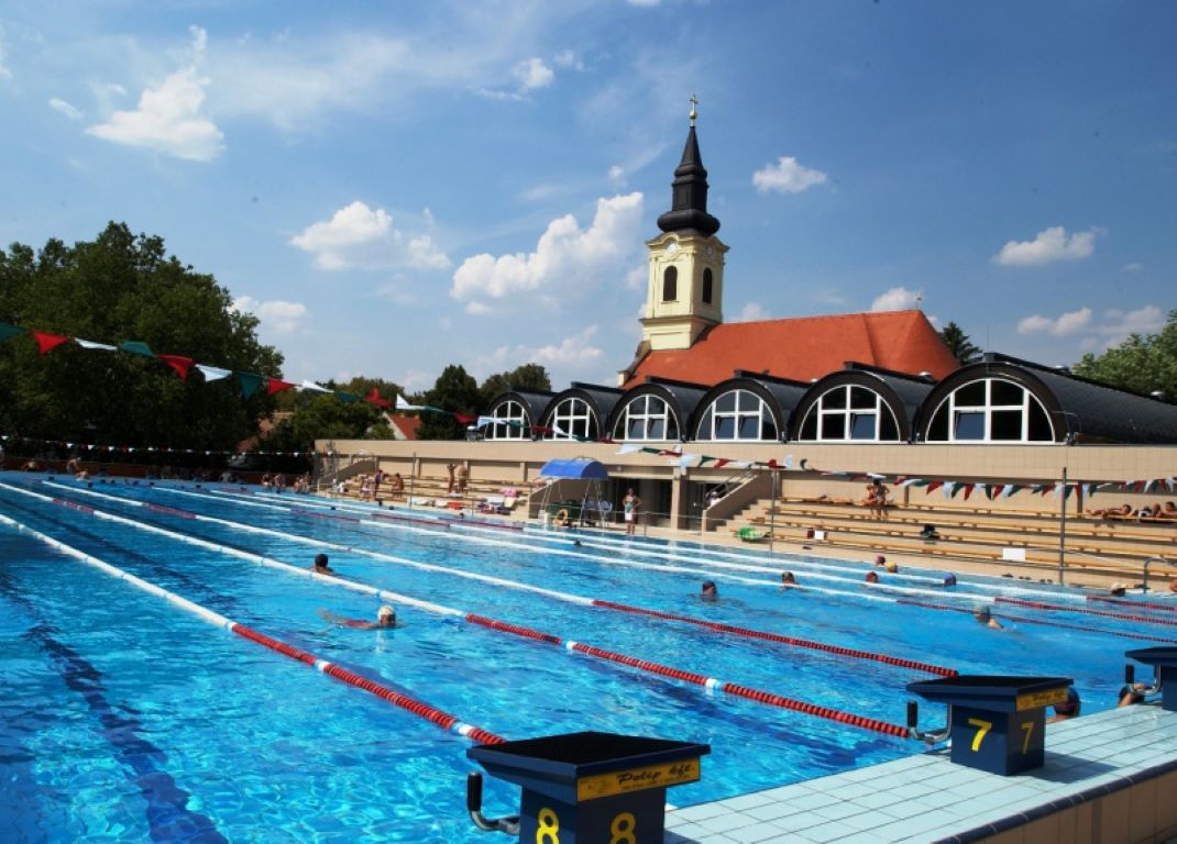 Hunguest Hotel Gyula-Spoljasnji bazen.jpg