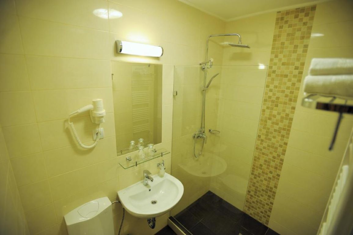 Park Hotel Gyula-Kupatilo.jpg