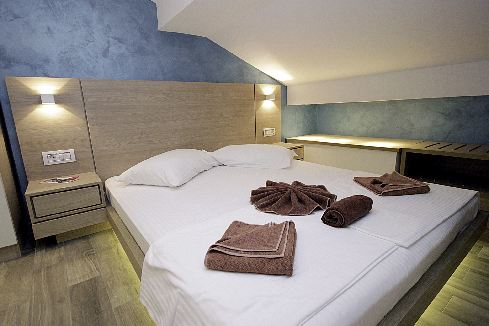 Butua Residence Hotel-Standardna soba potkrovlje.jpg
