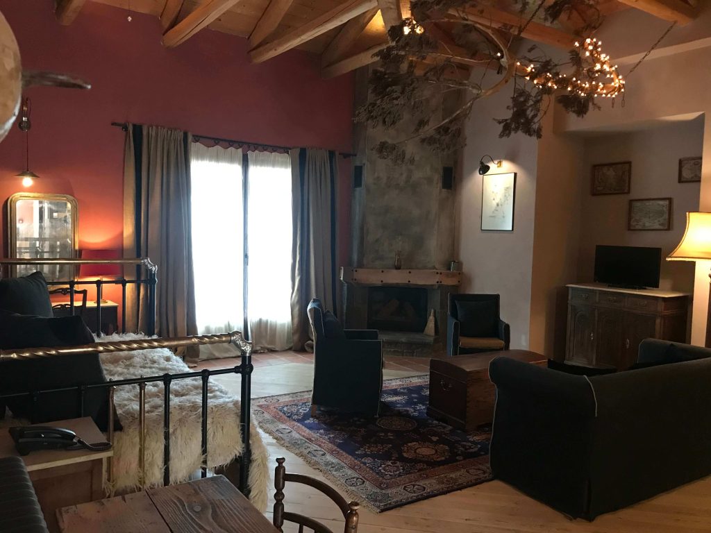 Montanema Handmade Village Manor vila.jpg
