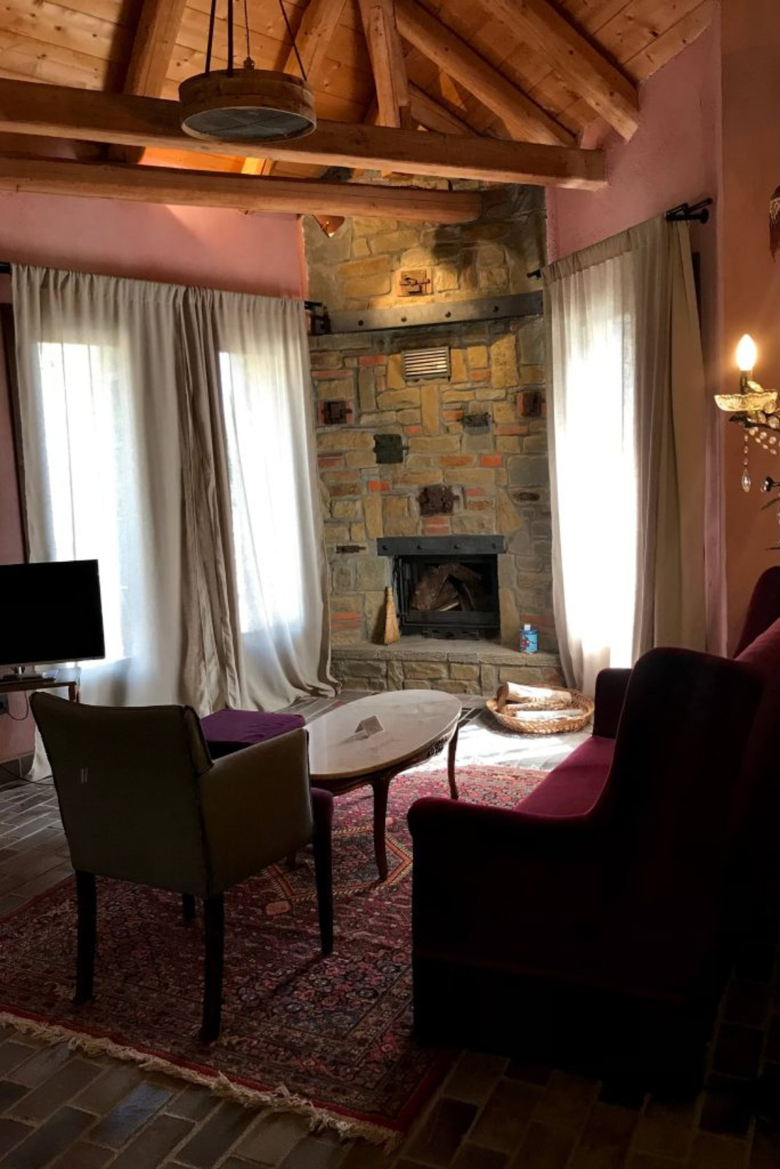 Montanema Handmade Village Nest kuća unutrašnji prostor.jpg