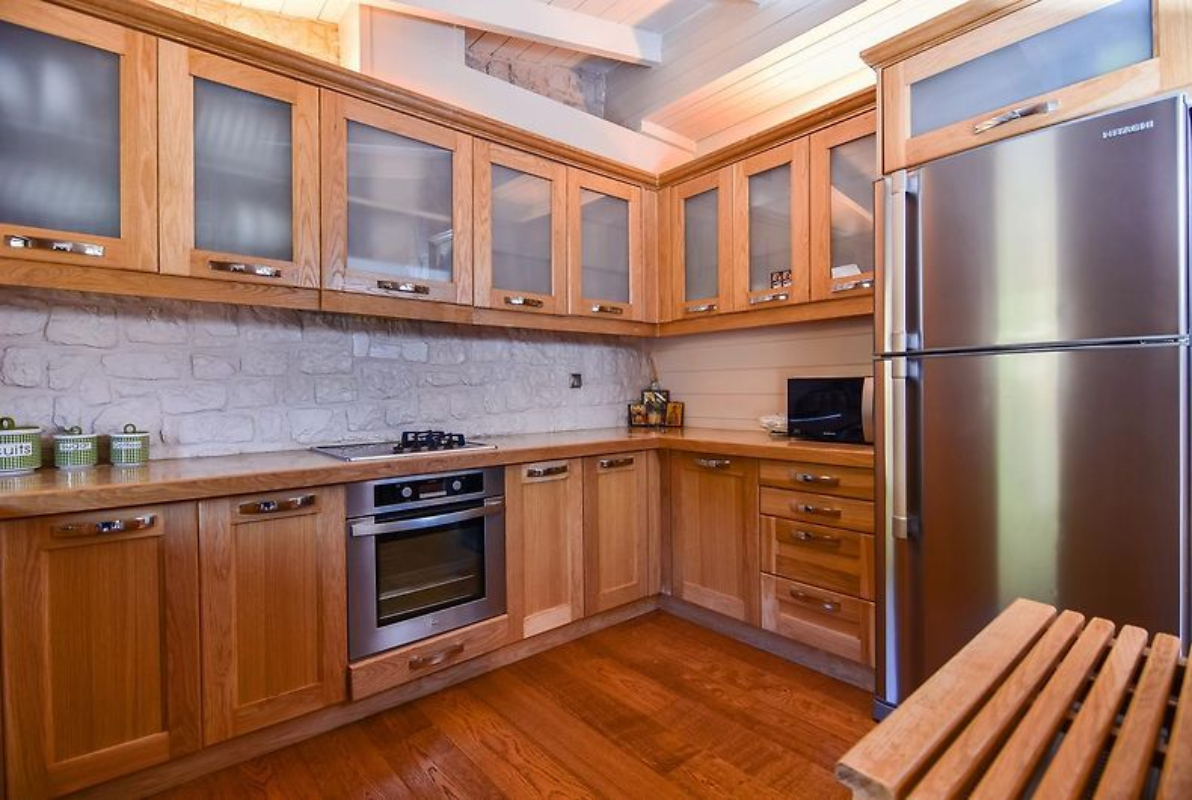 Aelia Chalet Livadi kuhinja.jpg