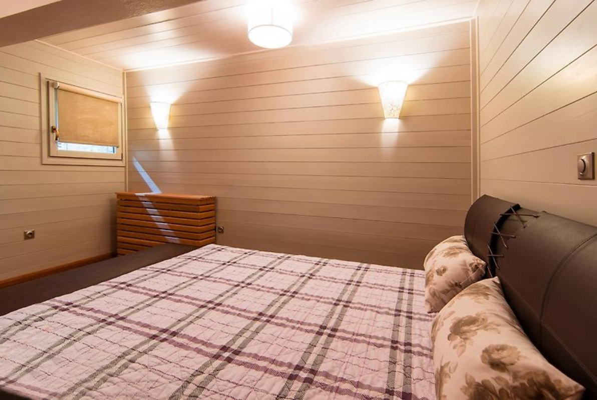 Aelia Chalet Livadi spavaća soba.jpg