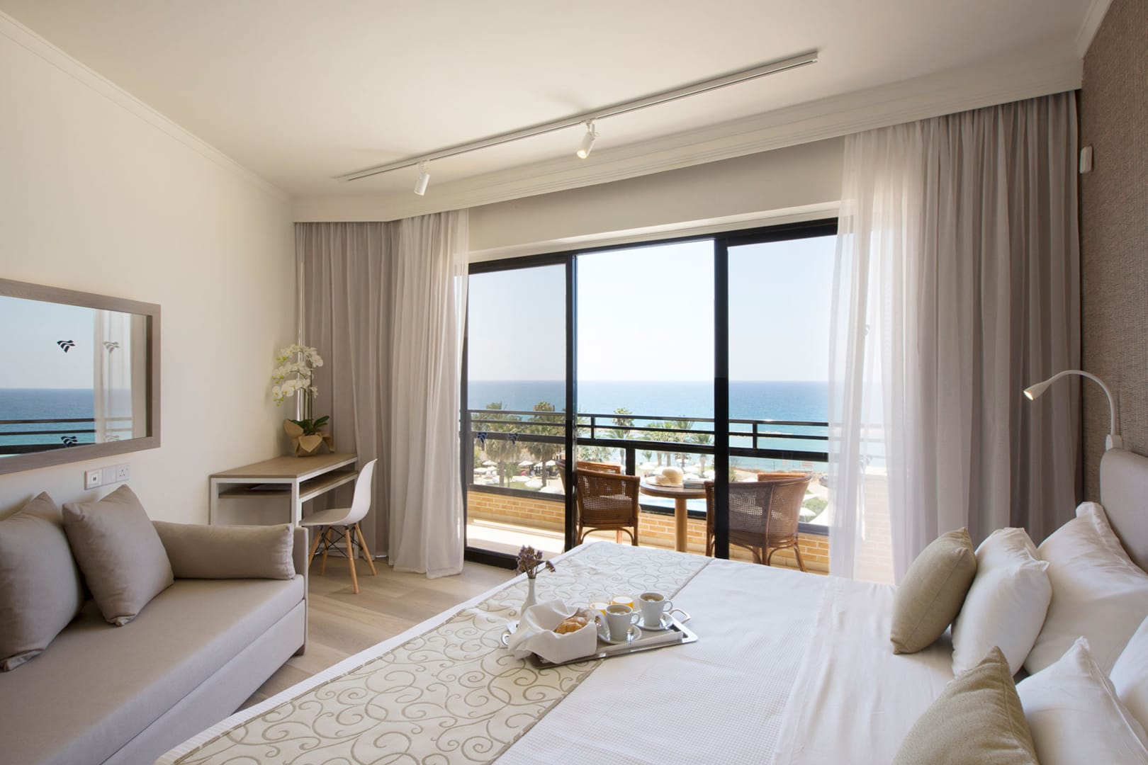 Venus Beach Hotel delux soba.jpg