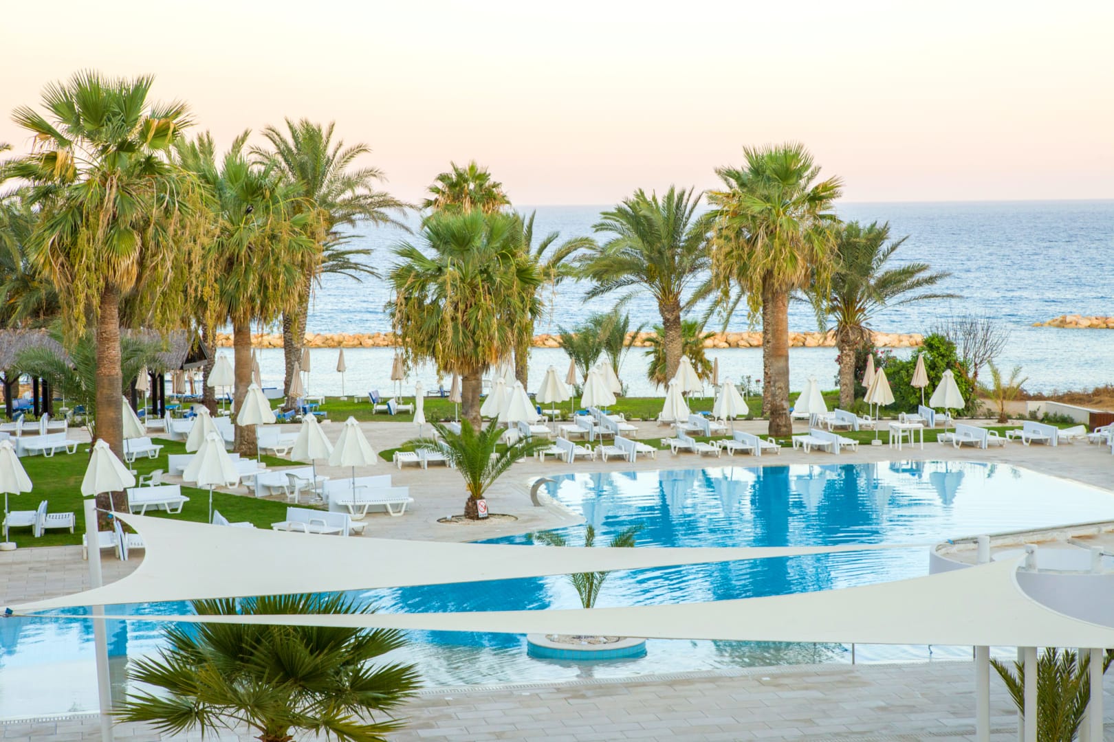 Venus Beach Hotel izgled bazena.jpg