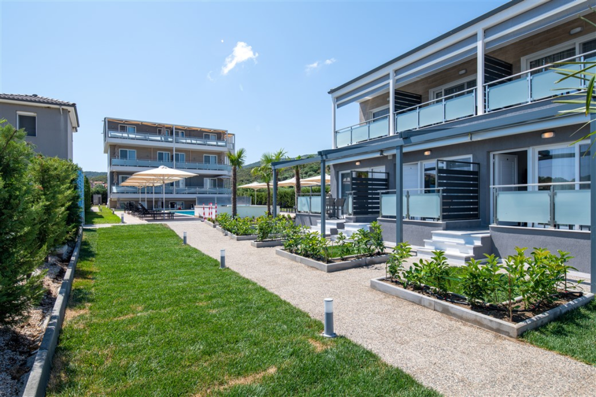 Astra Sarti Luxury Suites izgled od spolja.jpg