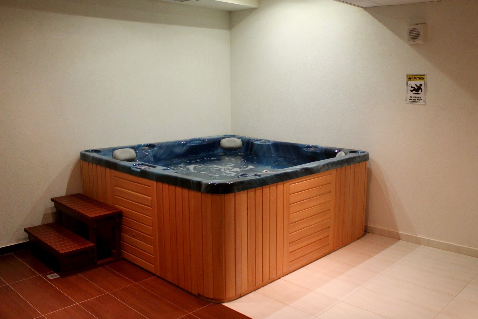 Borovets Green Hotel-Djakuzi.jpg