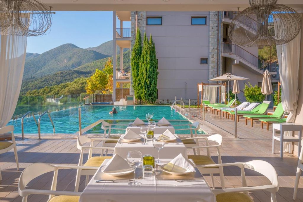 Salvator Villas And Spa hotel bazen.jpg