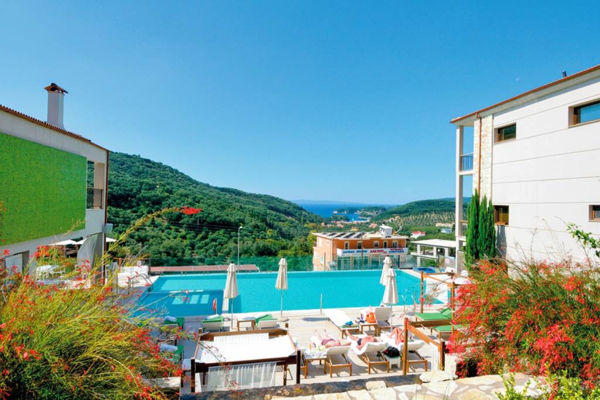 Salvator Villas And Spa hotel izgled bazena.jpg