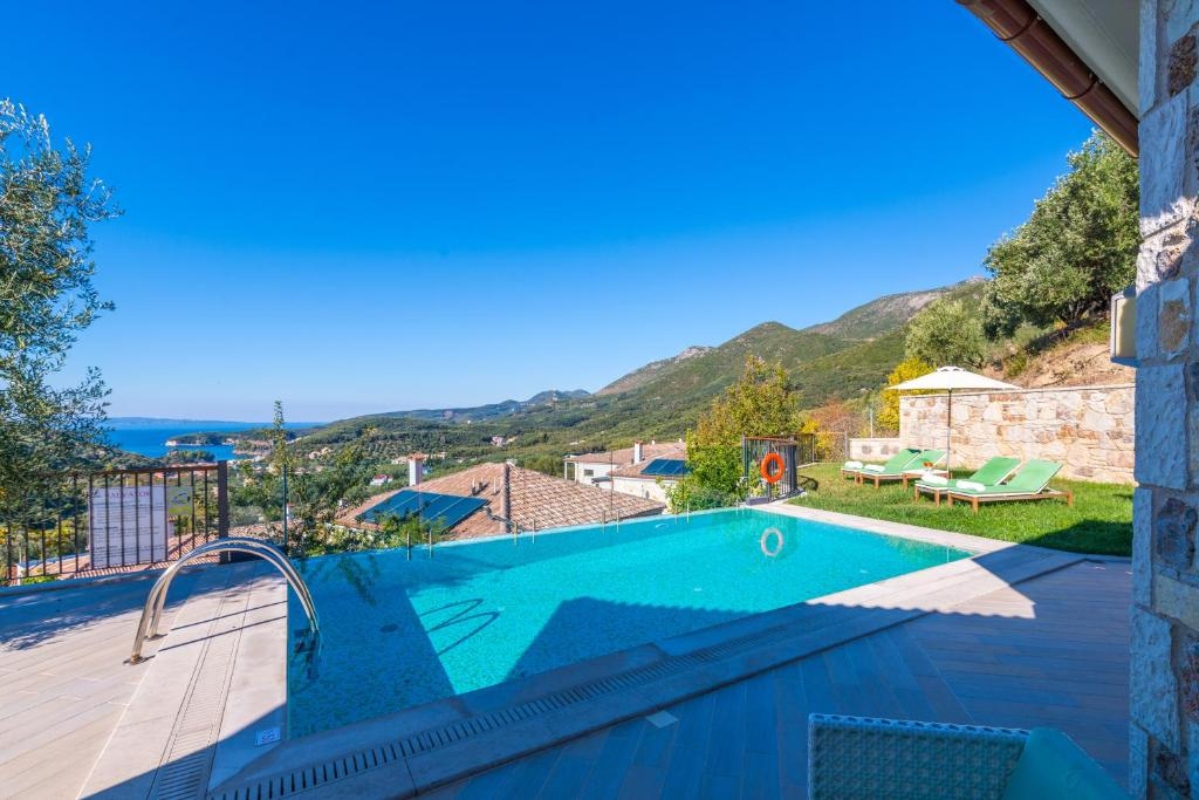 Salvator Villas And Spa hotel izgled privatnog bazena.jpg
