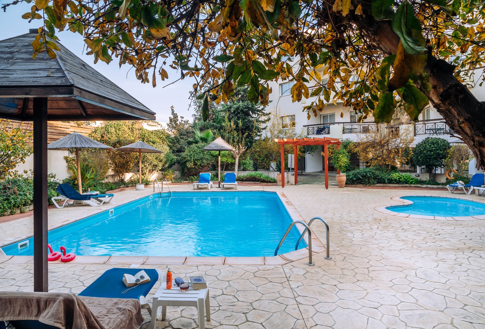 Artemis Cynthia Hotel bazeni.jpg