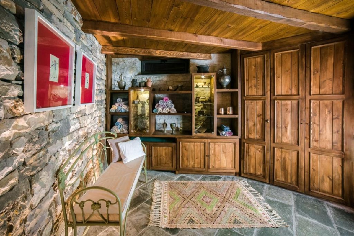 Primoula Country Hotel & Spa lobi.jpg