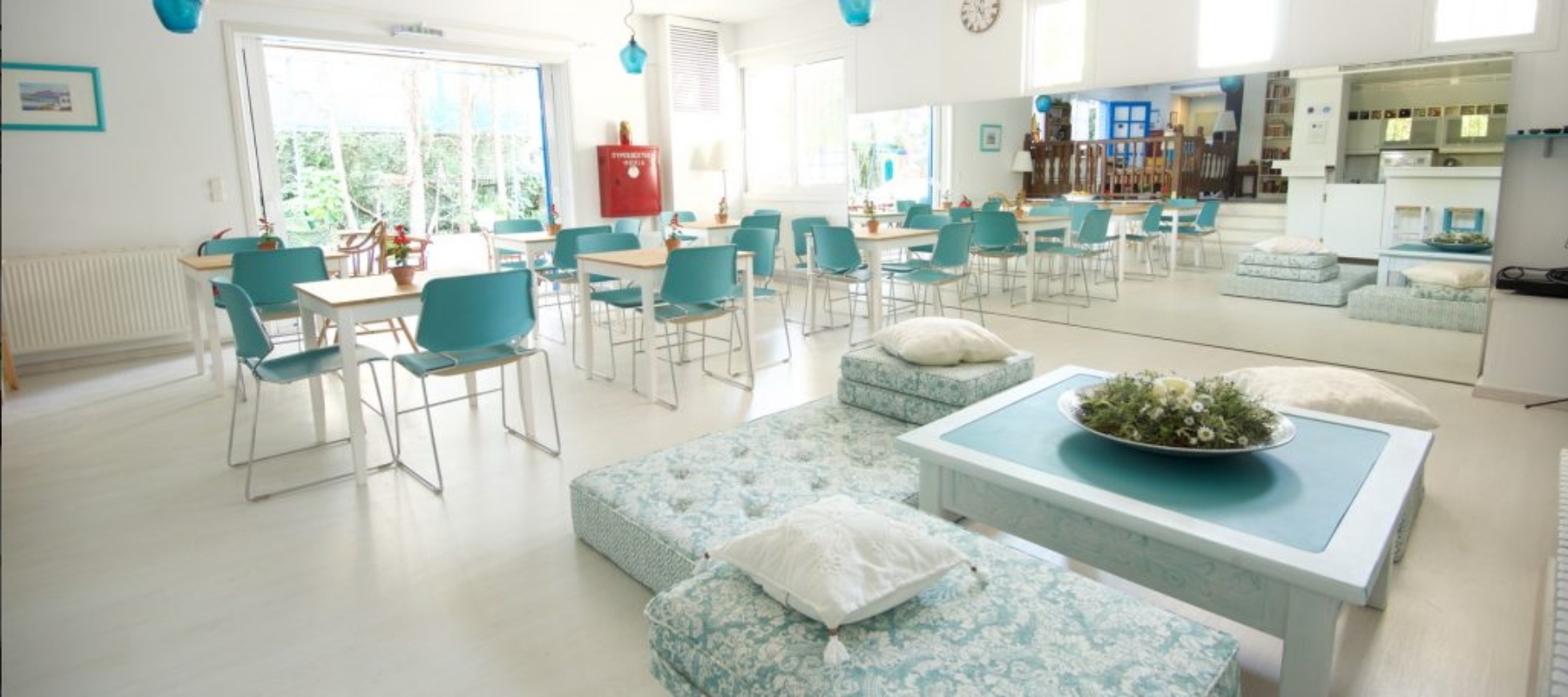 Daphne’s Club Hotel Apartments dnevni boravak.jpg