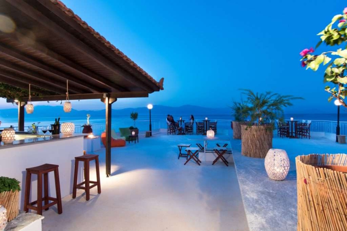 Lido Hotel bar.jpg
