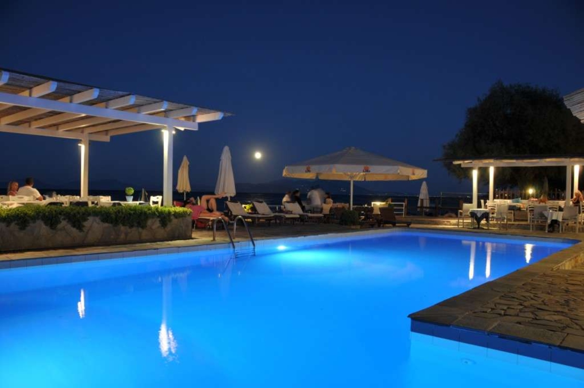 Lido Hotel bazen.jpg