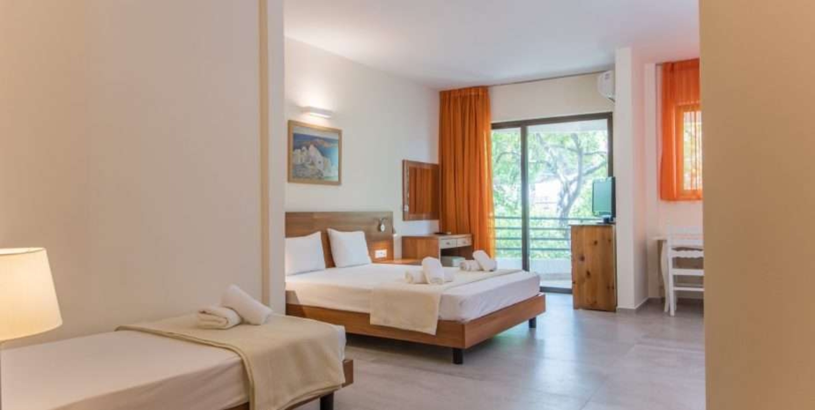 Lido Hotel četvorokrevetna soba.jpg