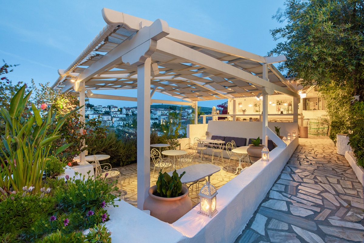 Hotel Galaxa Mansion bar.jpg