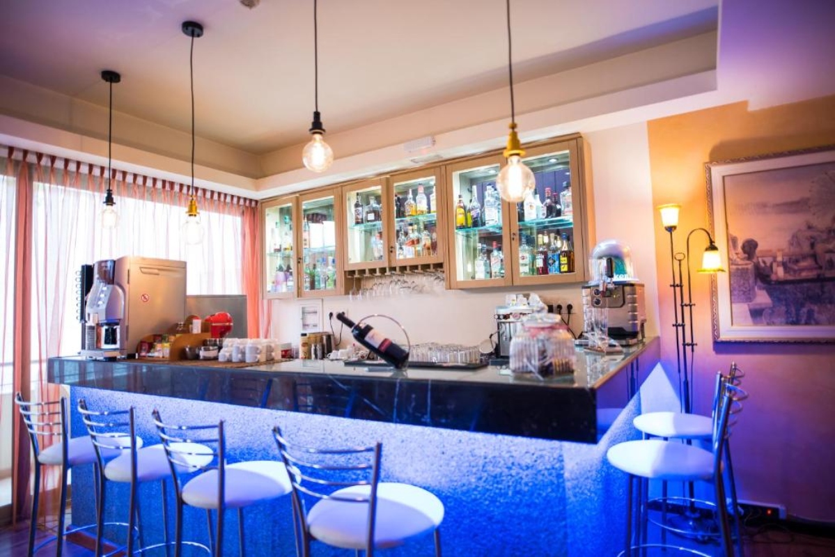 Anastazia Luxury Suites & Spa bar.jpg
