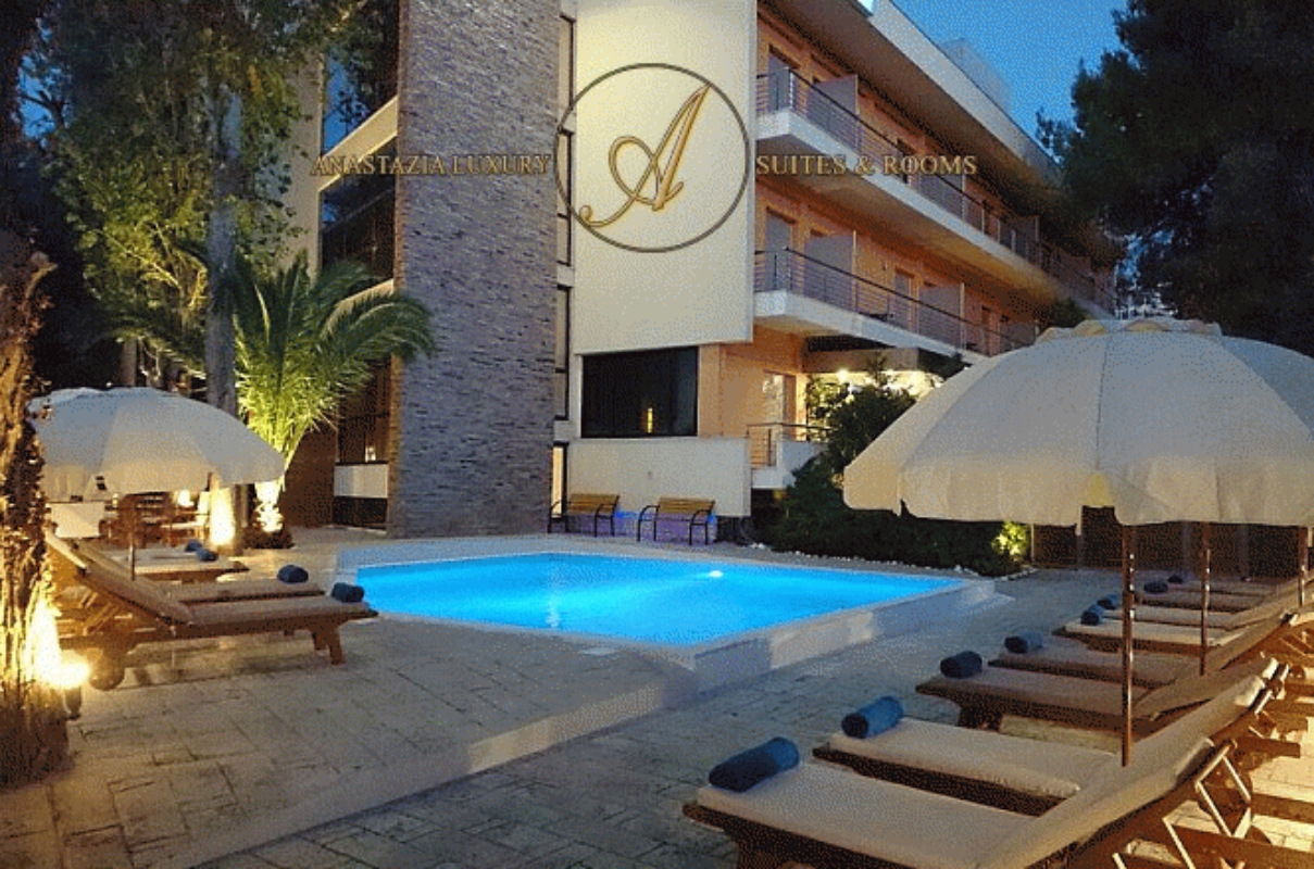 Anastazia Luxury Suites & Spa.jpg