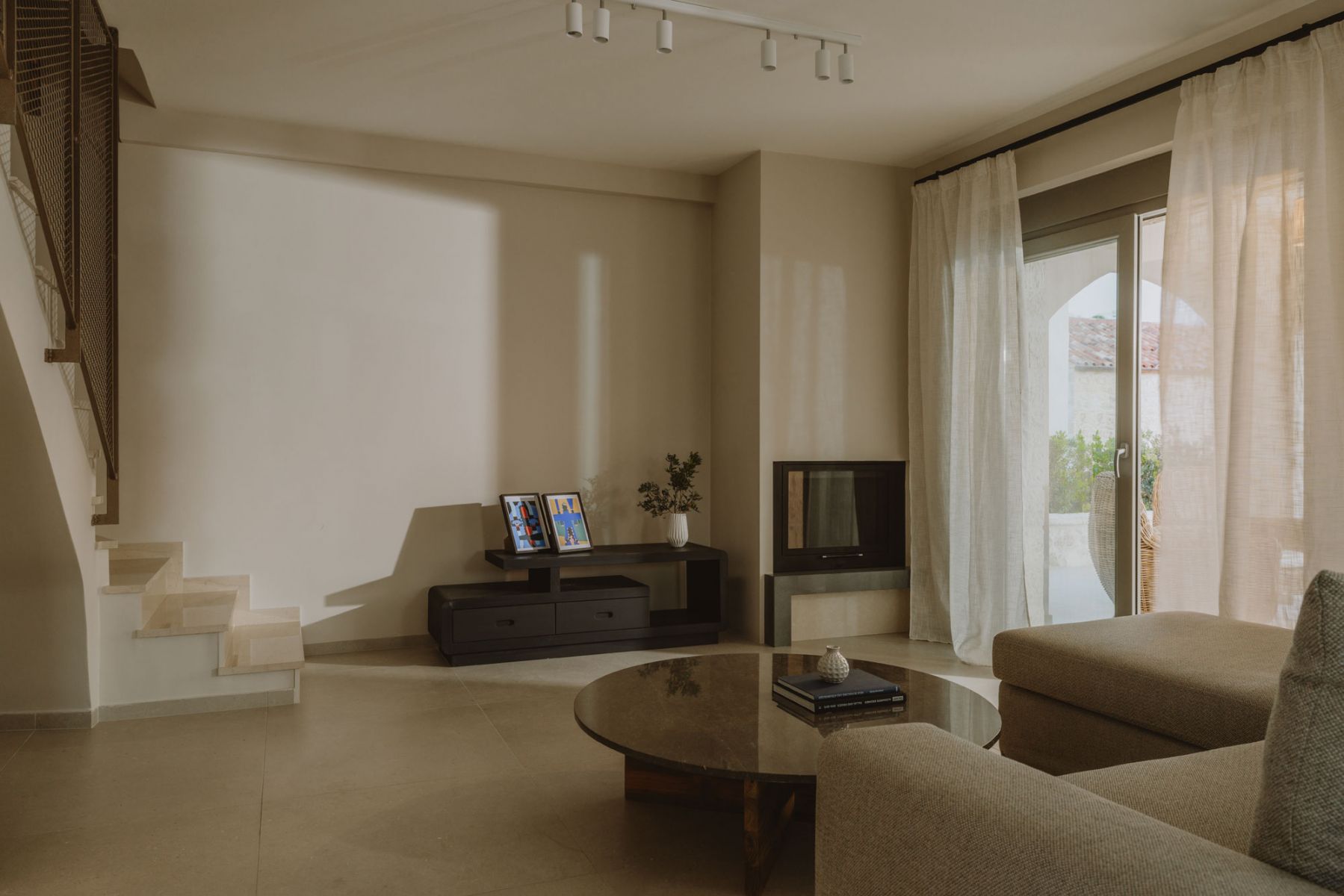 Nama Seaside Villas Master vila dnevni boravak.jpg
