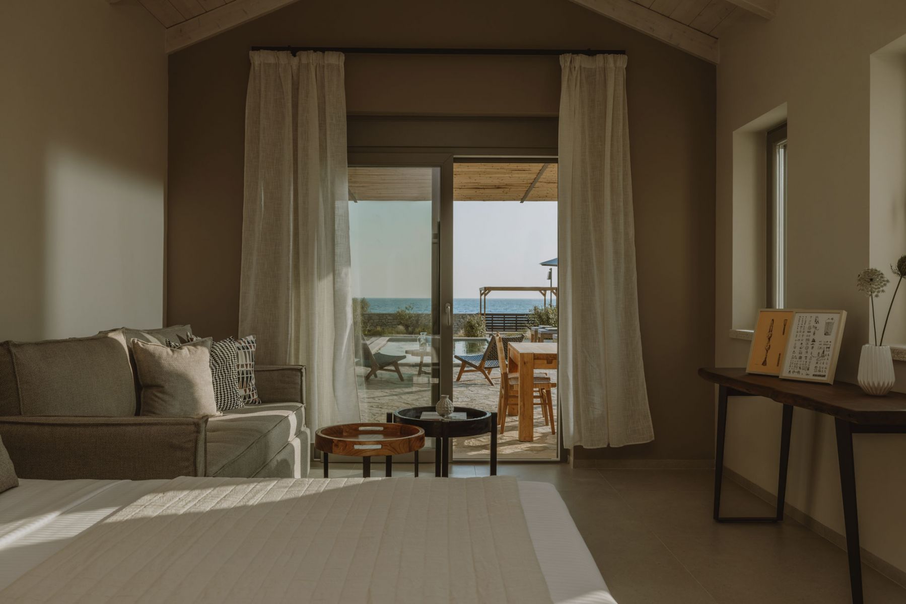 Nama Seaside Villas Unitary vila unutrašnji prostor.jpg
