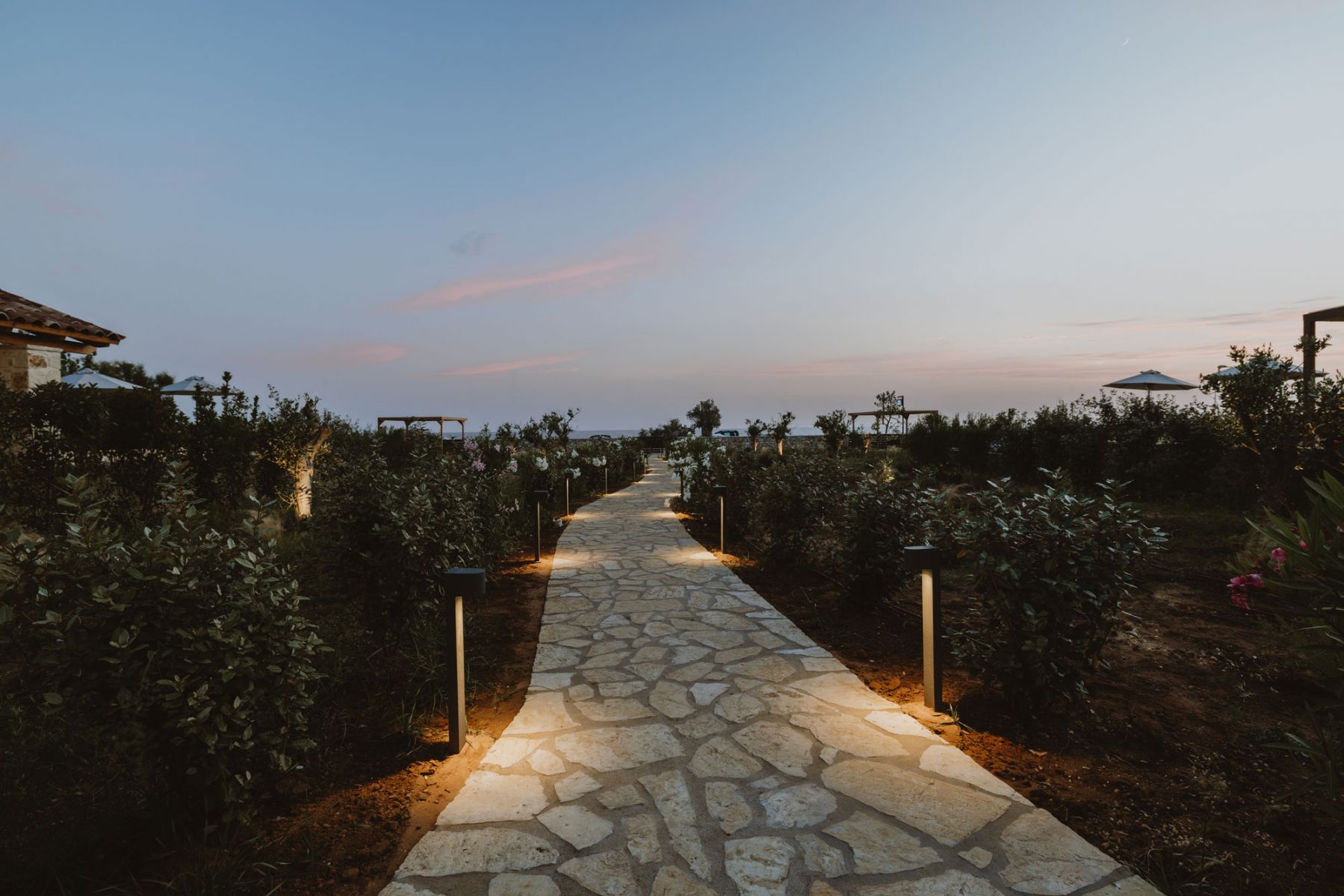Nama Seaside Villas dvorište.jpg