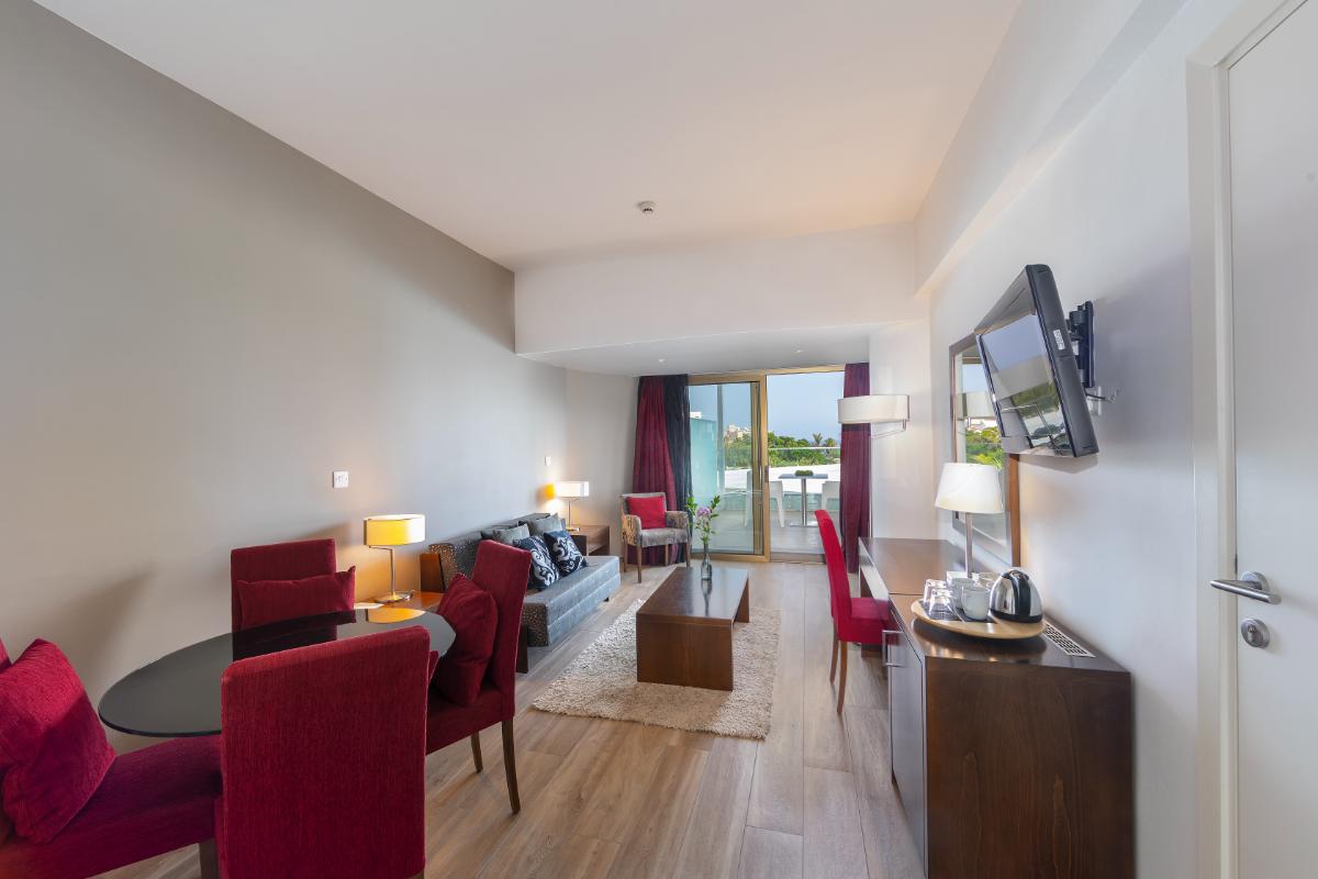 Crystal Spring Beach Hotel executive apartman.jpg