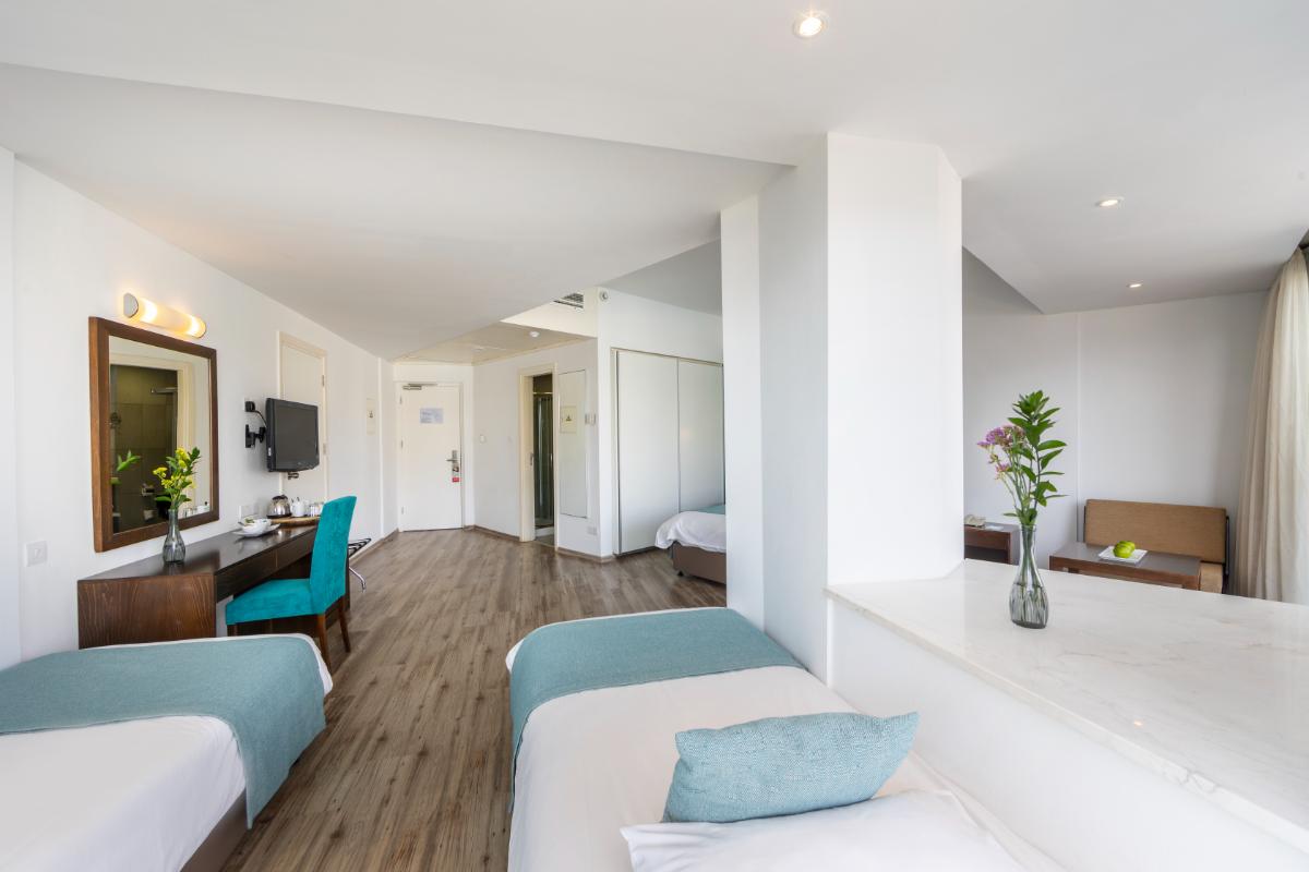 Crystal Spring Beach Hotel porodična soba.jpg