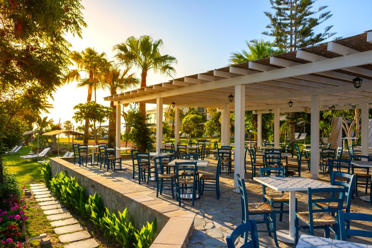 Crystal Spring Beach Hotel restoran.jpg